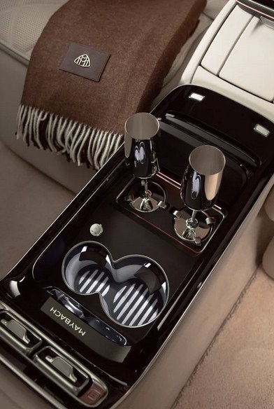 Đỉnh cao của sự sang trọng - Mercedes-Maybach S680 V12 âm thầm lộ diện